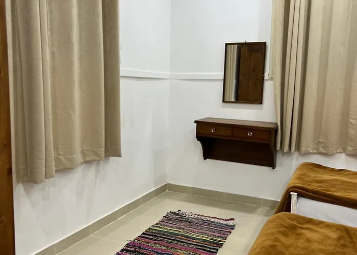 Ghadghoda House 2 *